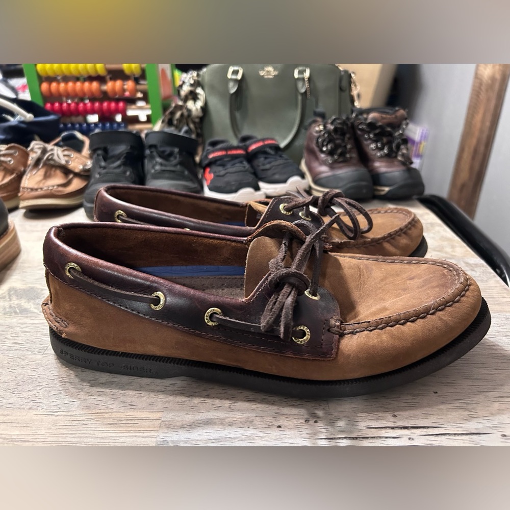 Men’s Boat Shoes View 3